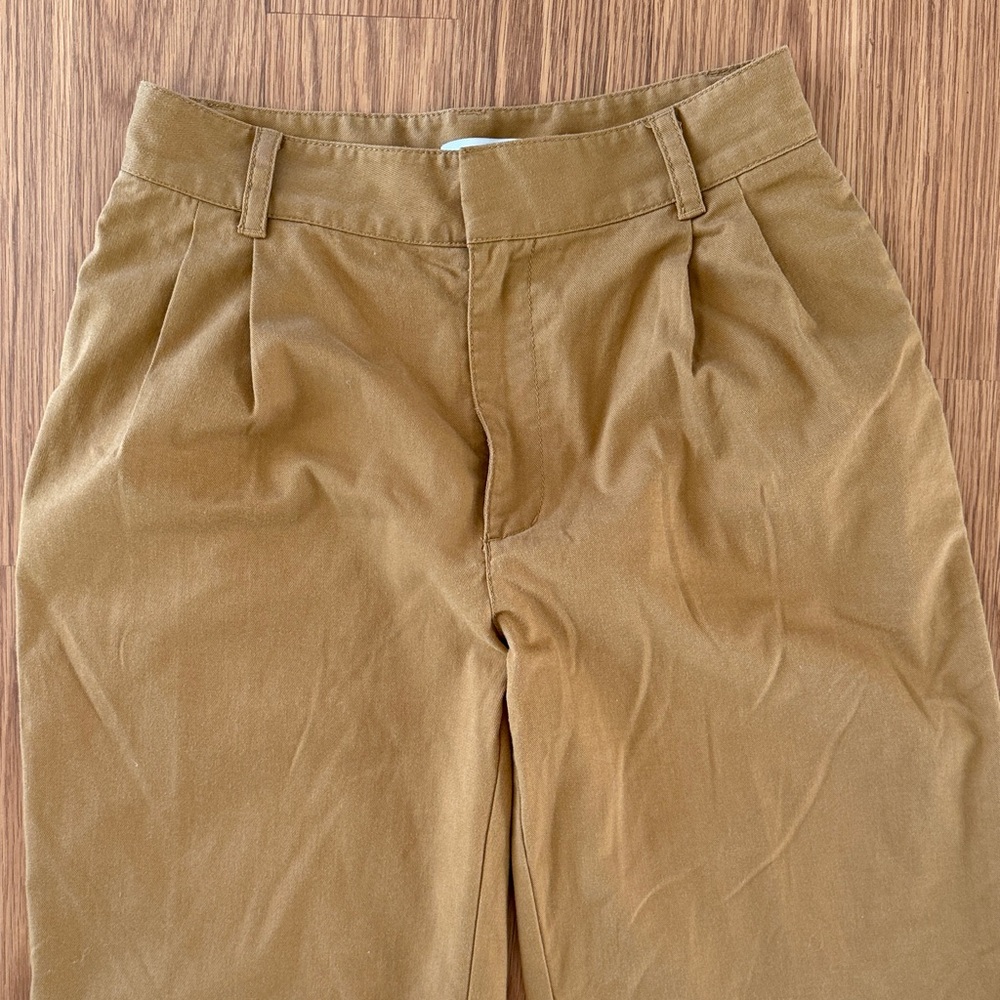 Aritzia TNA Khaki Pants Size 4
